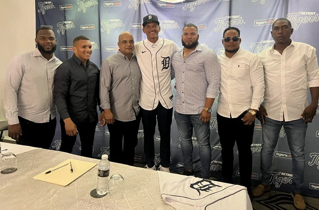 detroit-tigers-with-their-big-international-signing-today-v0-NjandfBxIfHBov5j-J_ozXmXPWqkF130M...png