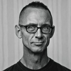 chuckpalahniuk-300x300.jpg