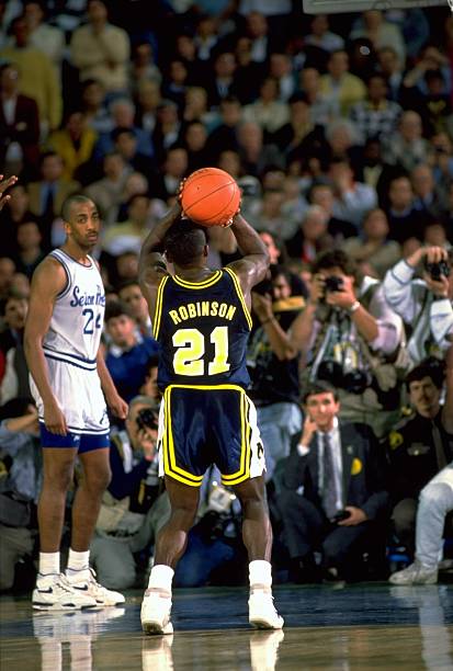 college-basketball-ncaa-final-four-michigan-rumeal-robinson-in-action-picture-id81475279