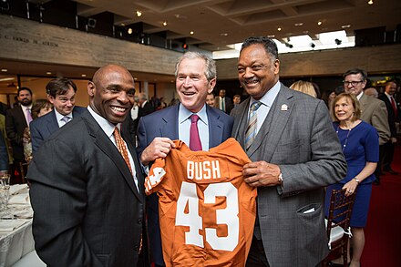 440px-Charlie_Strong_with_George_W._Bush_and_Jesse_Jackson.jpg