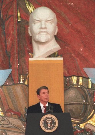 reagan_vladimirlenin.jpg